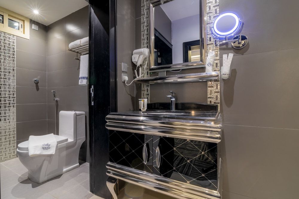 South Hotel Suites Standard Room 2