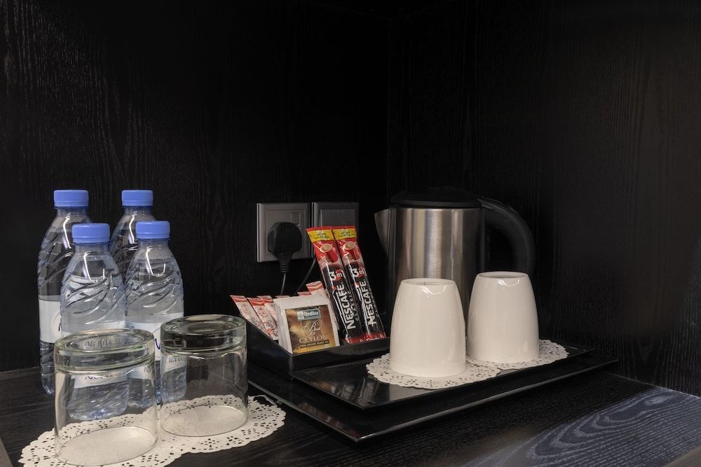 South Hotel Suites Standard Room 4