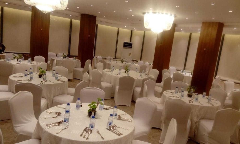 undefined Dammam Palace Hotel 8