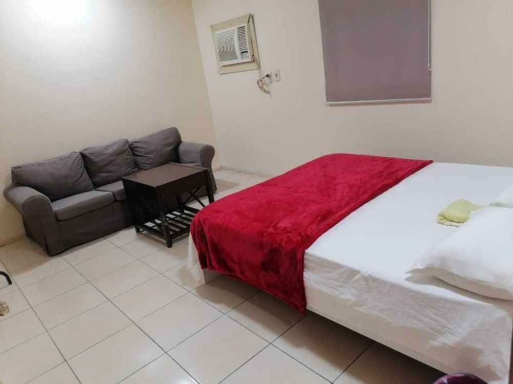 undefined Q Economic Rooms 9