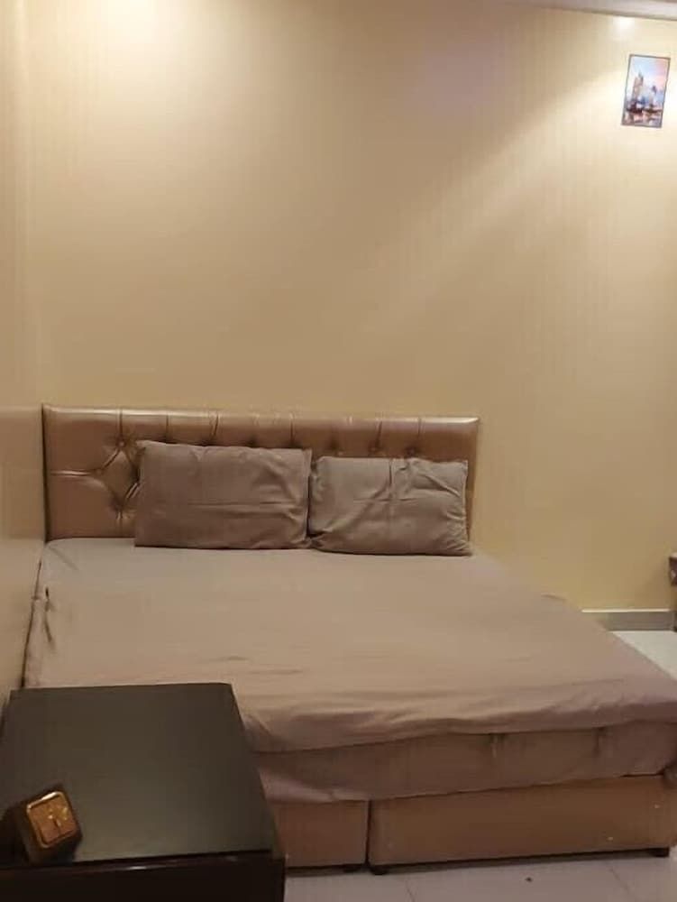 undefined Nouf Group 5