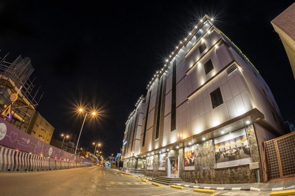 undefined Golden Garden