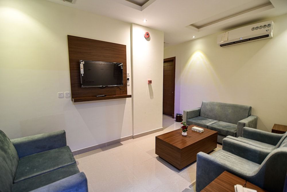 Laylati Al Hamra Economy Apartment 3