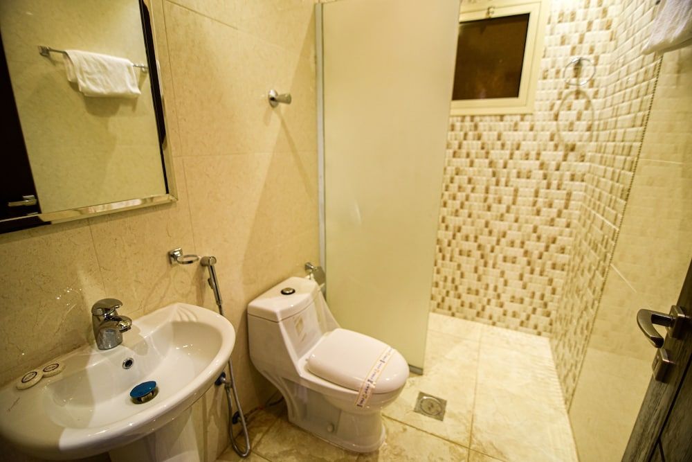 Laylati Al Hamra Economy Apartment 5