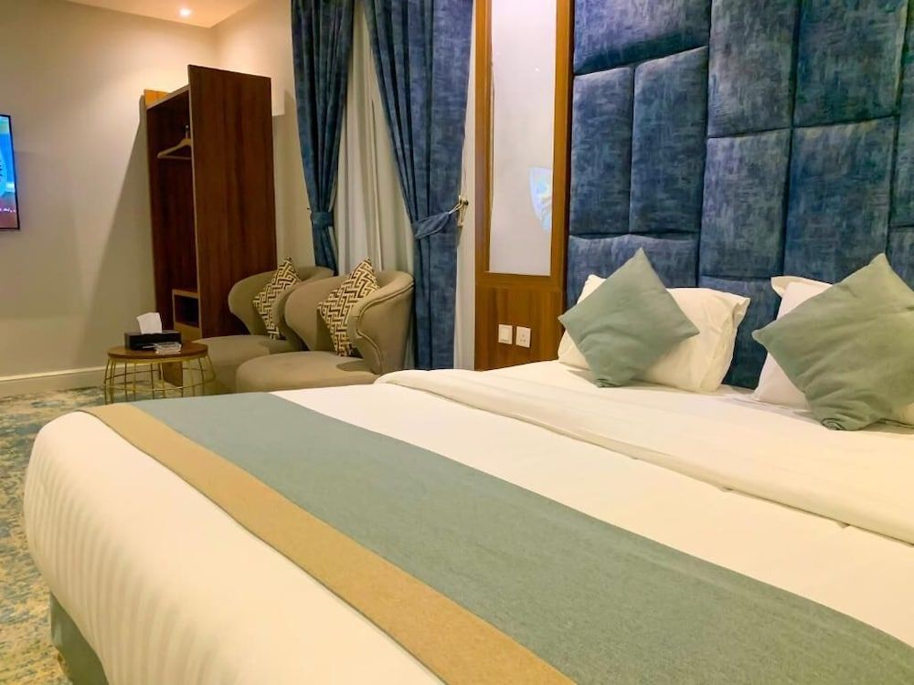 undefined Malath Fakher 6