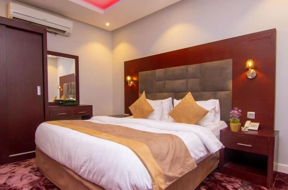 undefined Al Muteb Suites Al Tawon