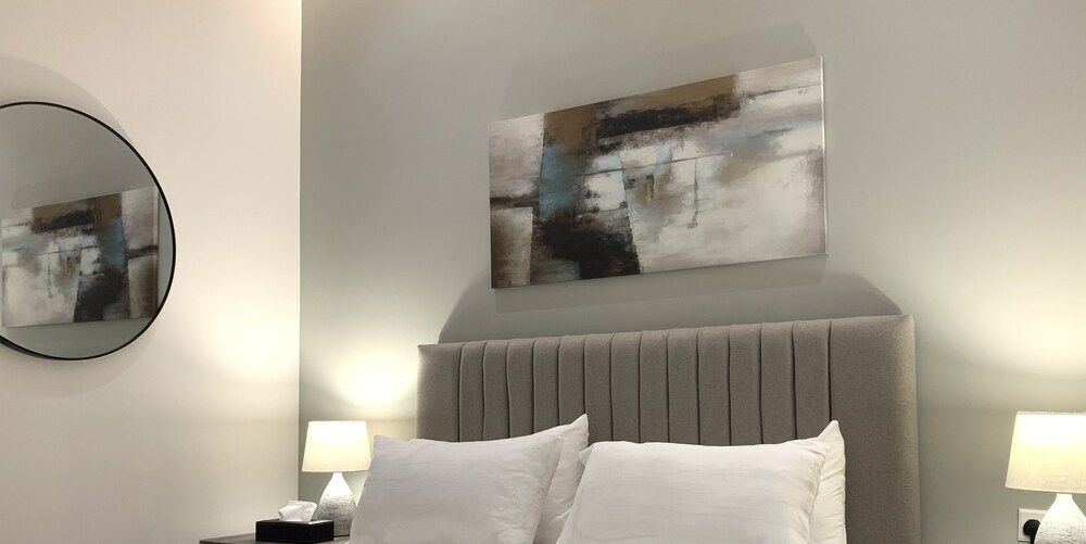 undefined Hittin HomeTel 4