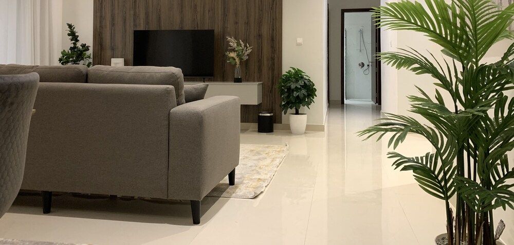 undefined Hittin HomeTel 9