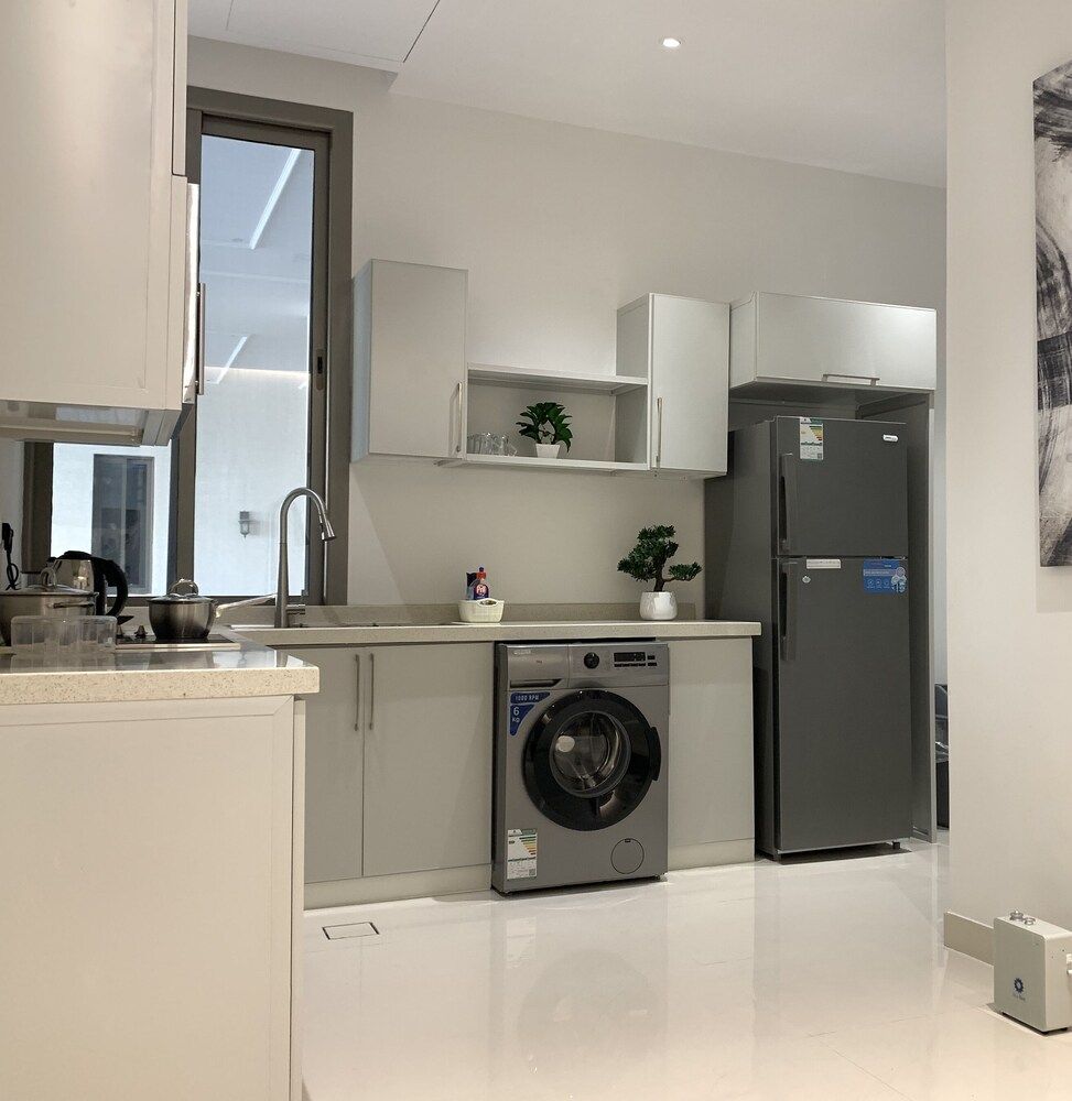 undefined Hittin HomeTel 8