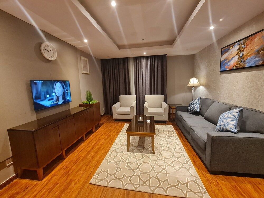 undefined Celinehome 8