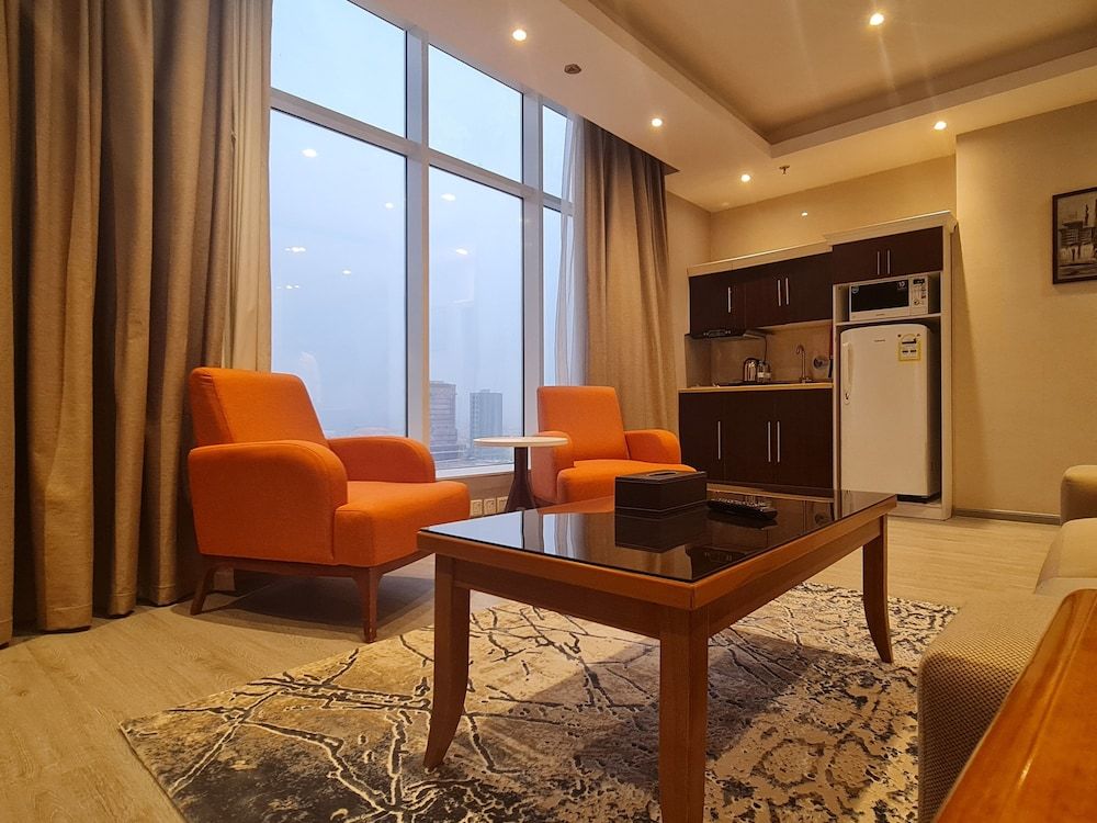 undefined Celinehome 10
