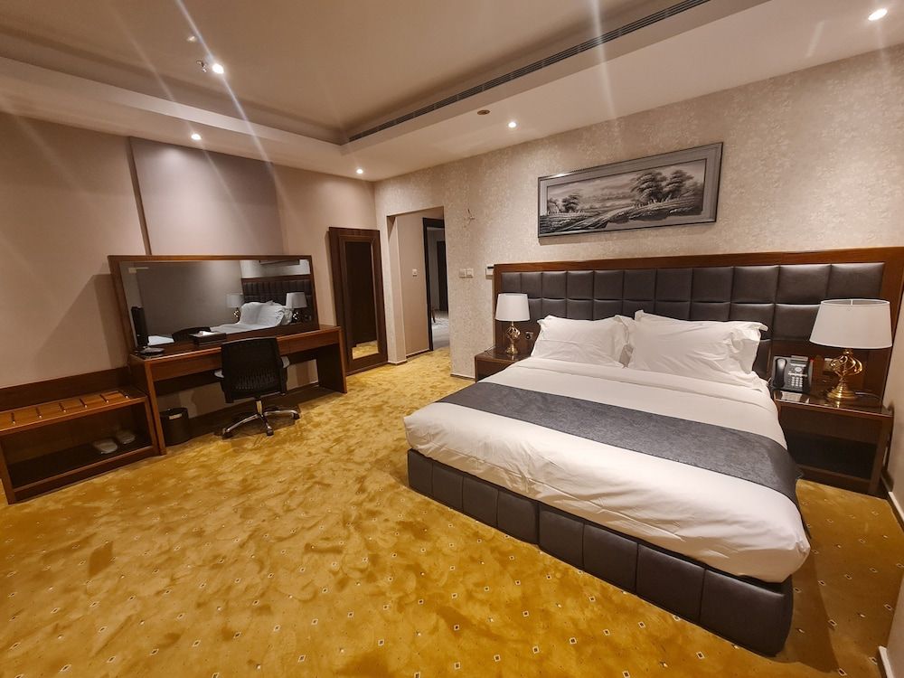 undefined Celinehome 6