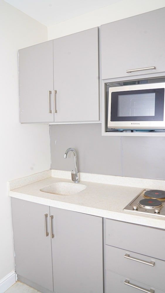 undefined Clowzer 10