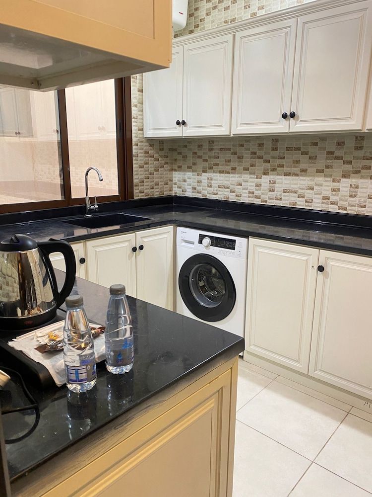 undefined Rose Park 6