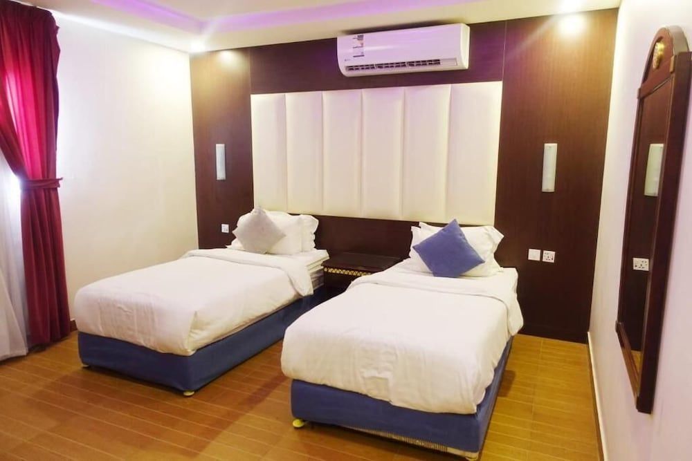 undefined Alyaa Home 10