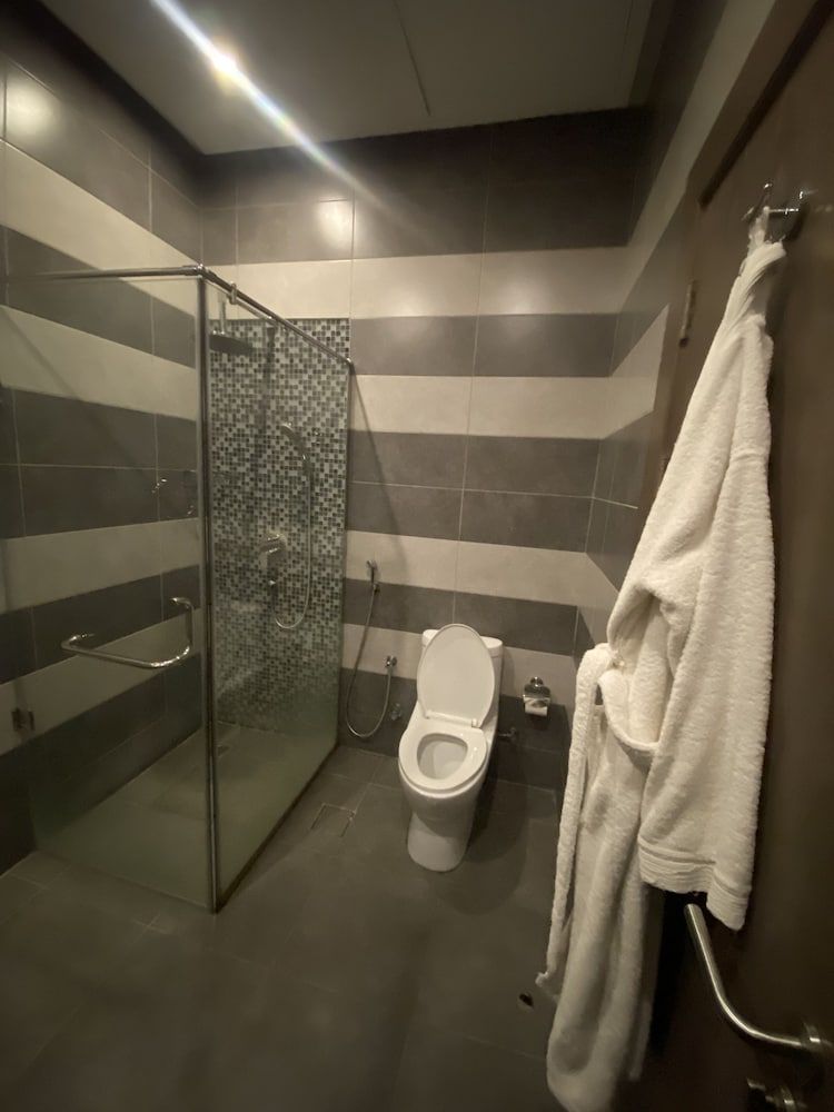 180 Degrees Hotel Almalqa Deluxe Suite 10