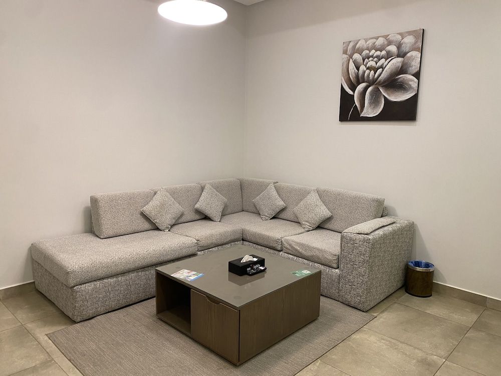 180 Degrees Hotel Almalqa Deluxe Suite 7