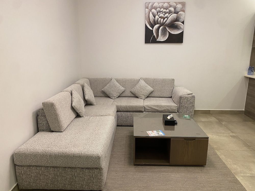 180 Degrees Hotel Almalqa Deluxe Suite 9