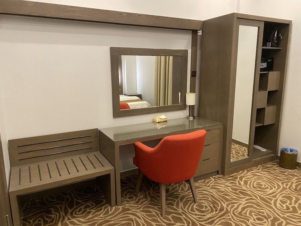 180 Degrees Hotel Almalqa Deluxe Suite 2