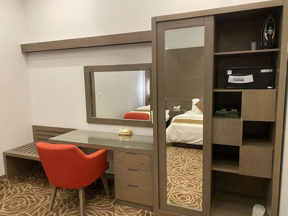 180 Degrees Hotel Almalqa Deluxe Suite 4