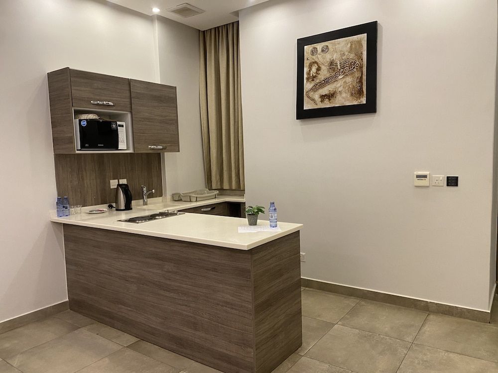 180 Degrees Hotel Almalqa Deluxe Suite 6