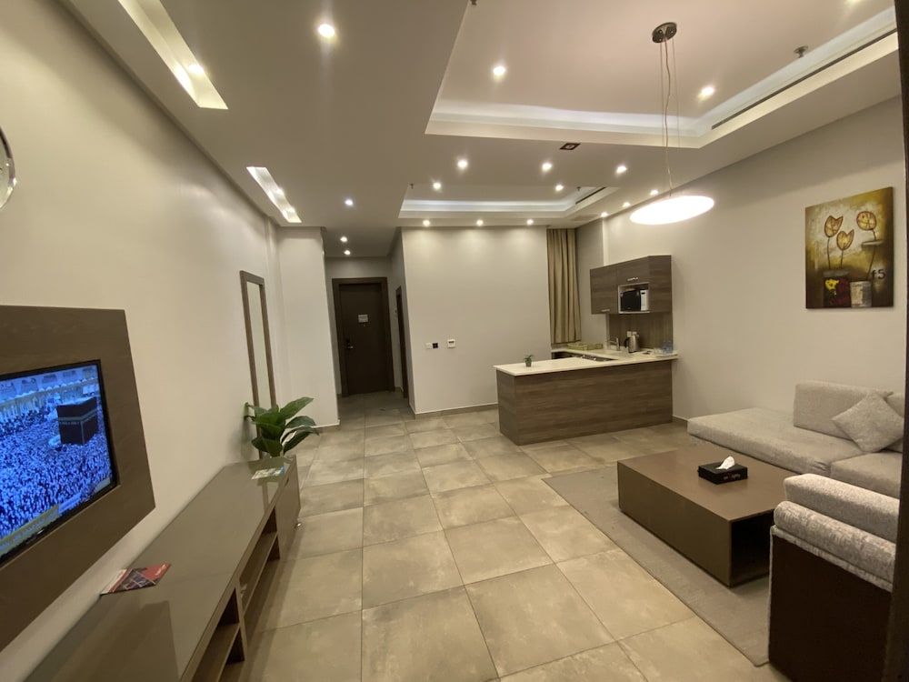 180 Degrees Hotel Almalqa Junior Suite 6