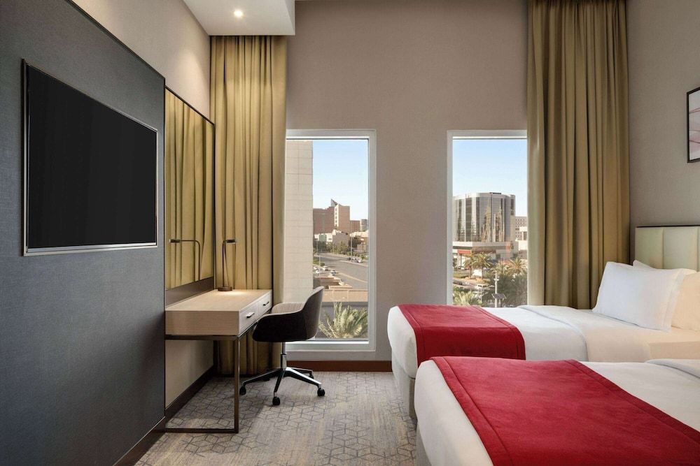 Ramada By Wyndham Riyadh King Fahd Road Standard Room, 1 Twin Bed 4