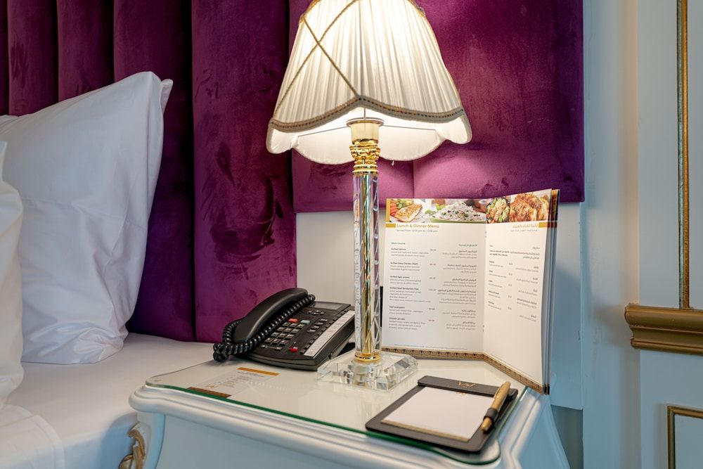 WA Hotel Deluxe Room 5