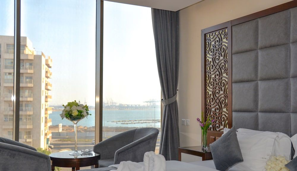 undefined Swiss EYE 7