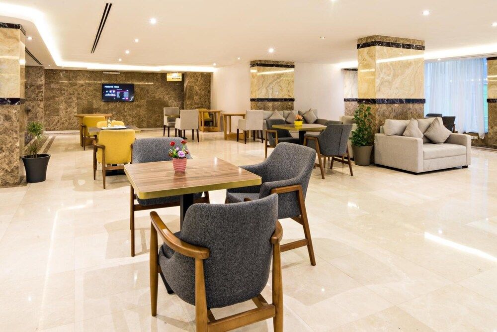 undefined Ozone Hotel 4