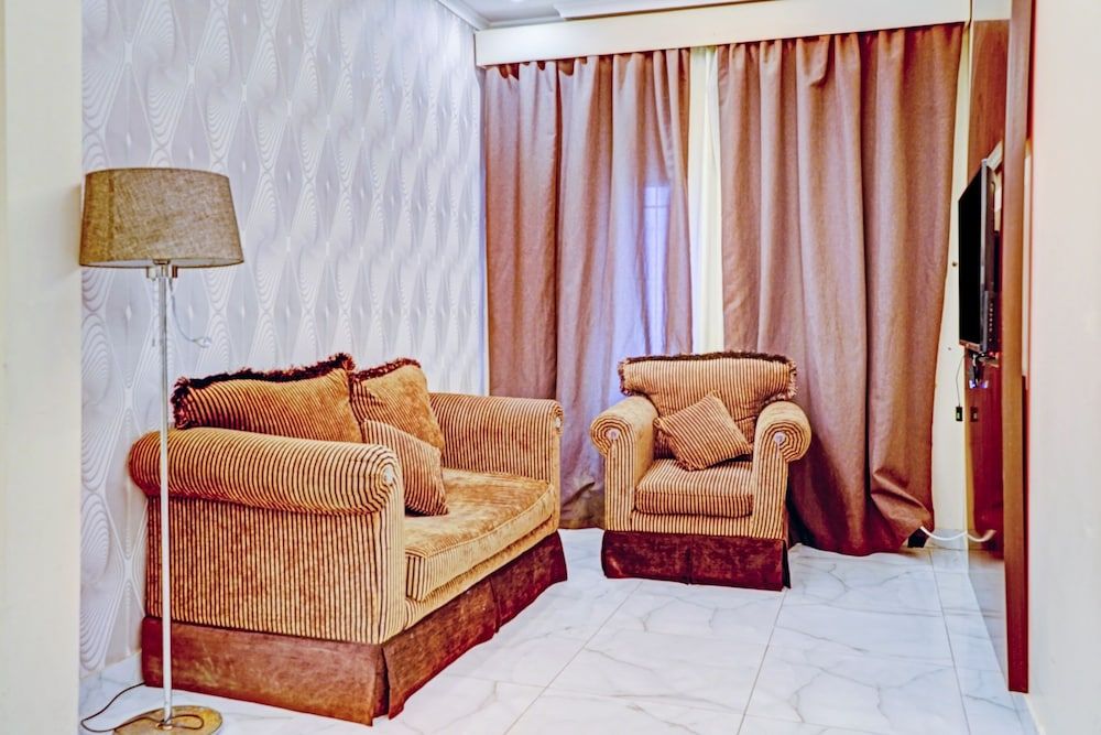 OYO 605 Tafwij Hotel Deluxe Apartment, 2 Bedrooms 5