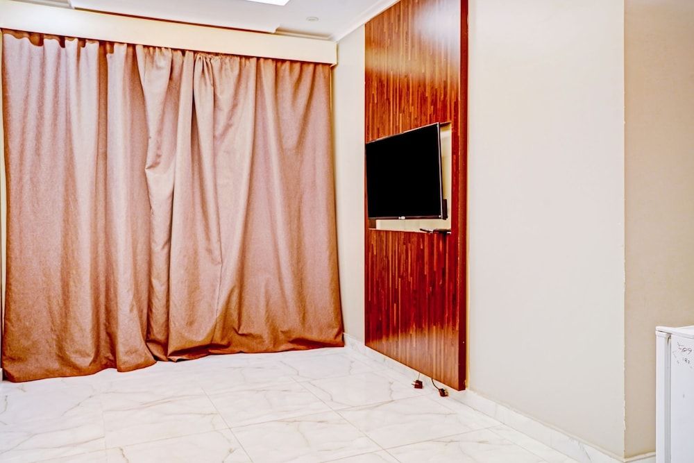 OYO 605 Tafwij Hotel Honeymoon Suite 5