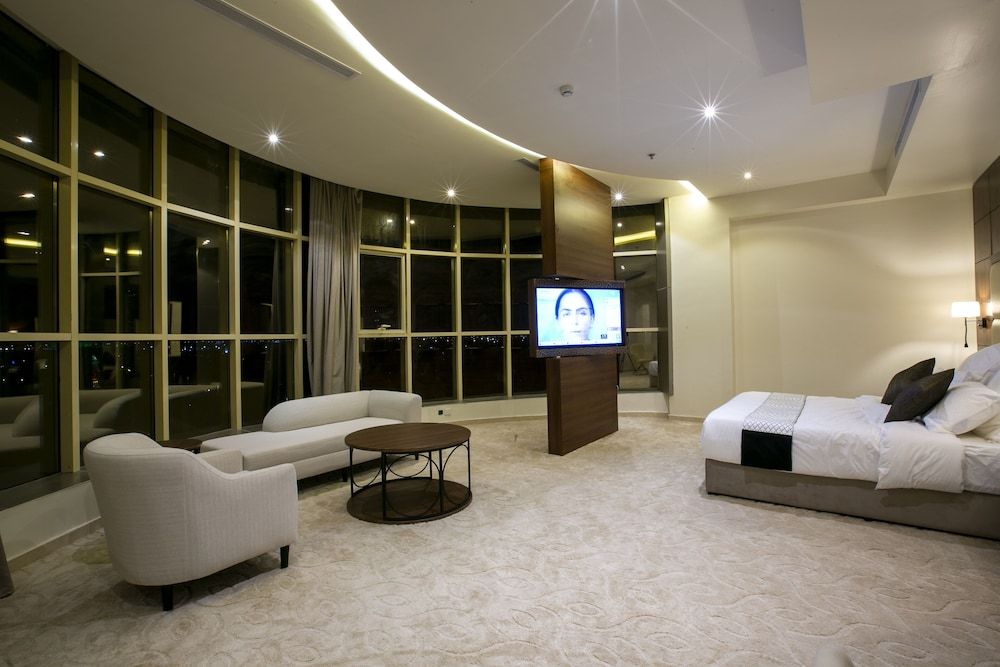 Zara Suites Hotel Panoramic Suite 4