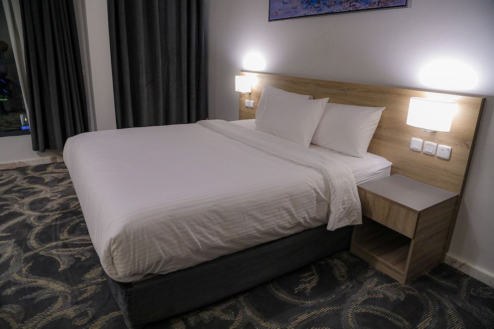 undefined Laten suites 3