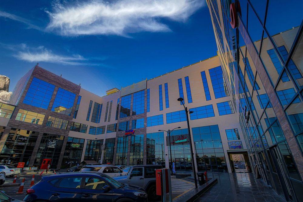 undefined Laten suites