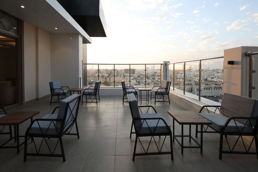 undefined Gladiolus Hotel 5