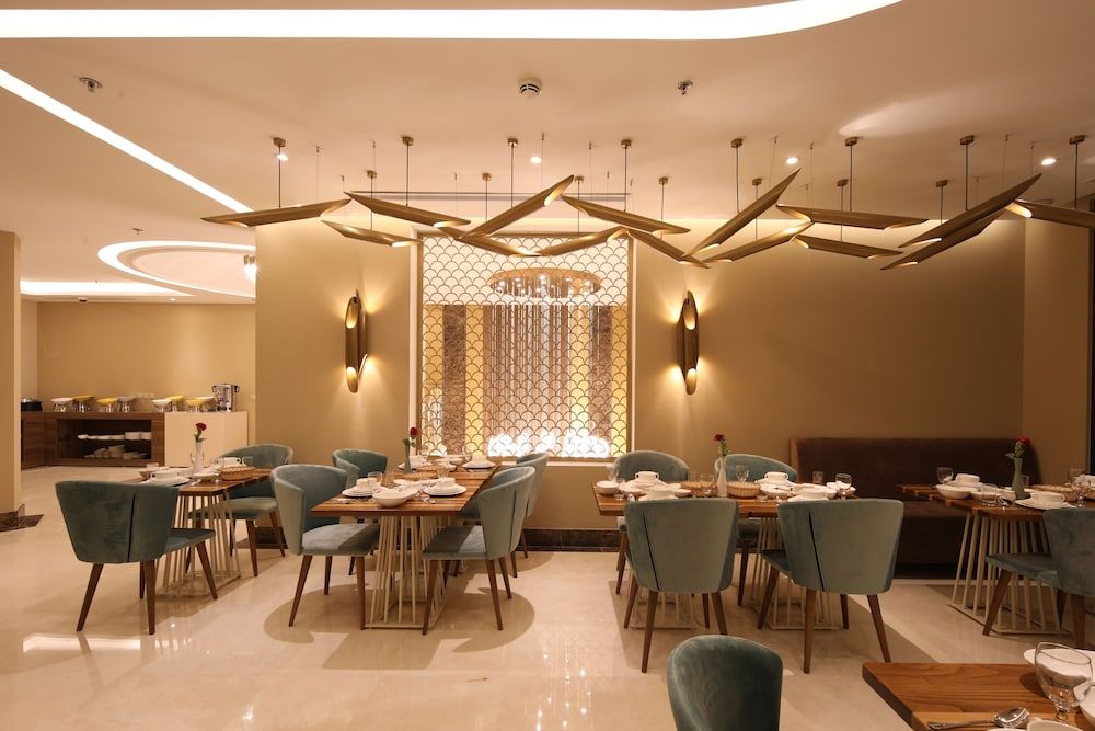 undefined Gladiolus Hotel 6