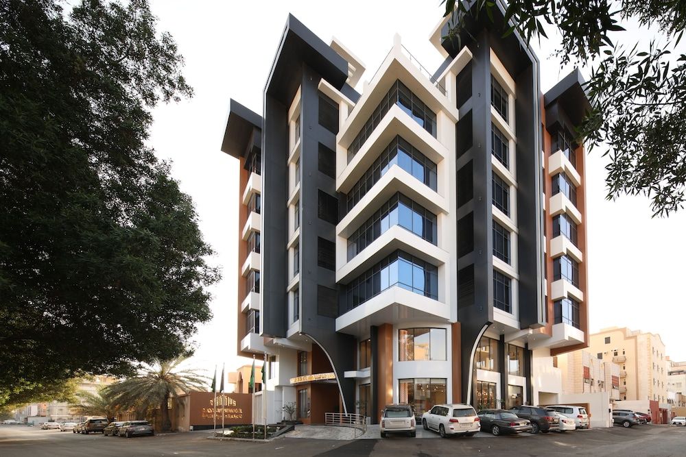 undefined Gladiolus Hotel 3