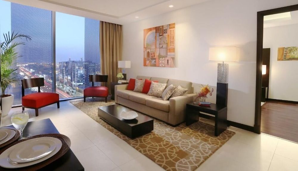 Spectrums Tahlia Jeddah Executive Apartment 4