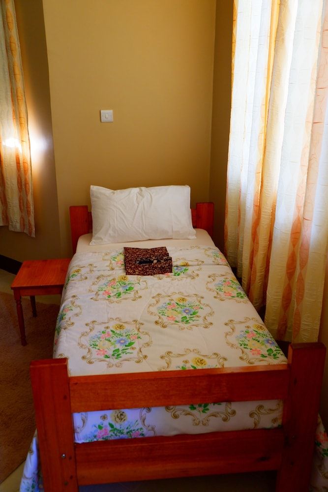 Mama Thea Homes - Hostel Single Room 4