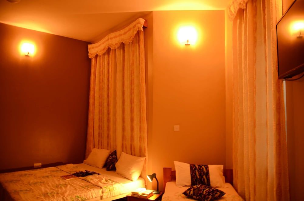 Mama Thea Homes - Hostel Double Room 2