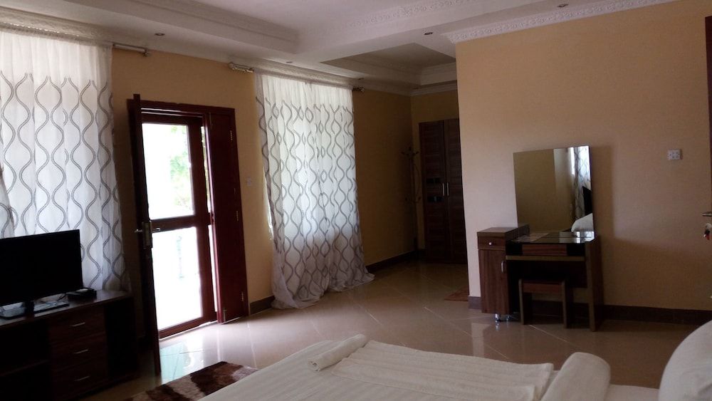 The Heron Court Boutique Hotel Deluxe Double Room 3