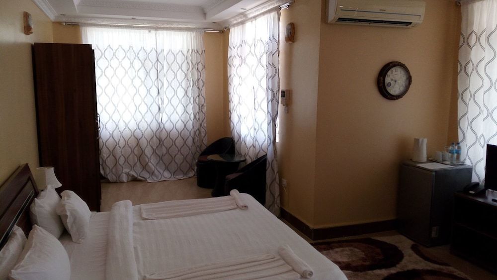 The Heron Court Boutique Hotel Deluxe Double Room 4