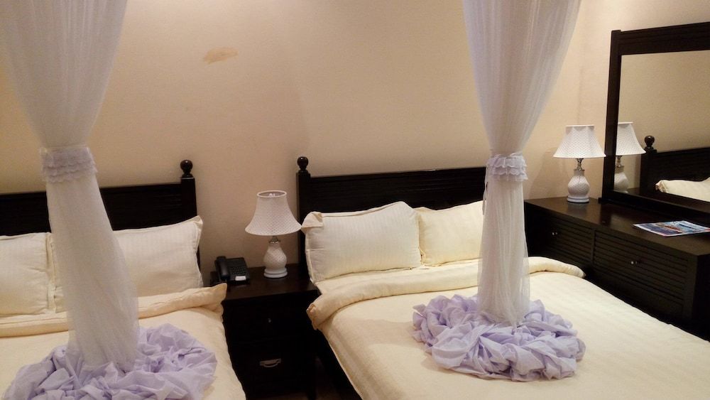 undefined The Heron Court Boutique Hotel 3