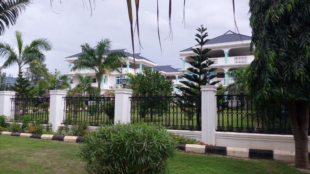 undefined The Heron Court Boutique Hotel 6