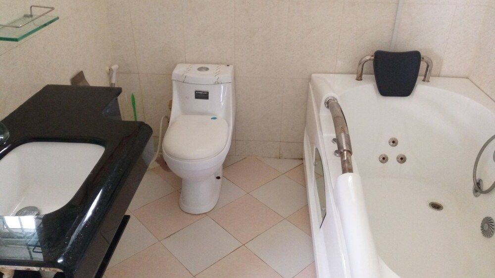 The Heron Court Boutique Hotel Deluxe Double Room 7