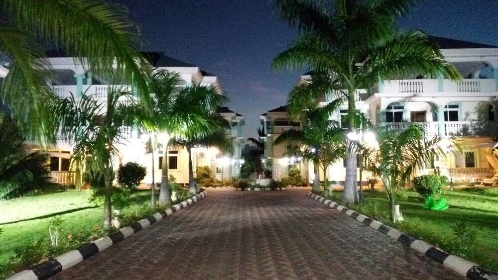 undefined The Heron Court Boutique Hotel 10