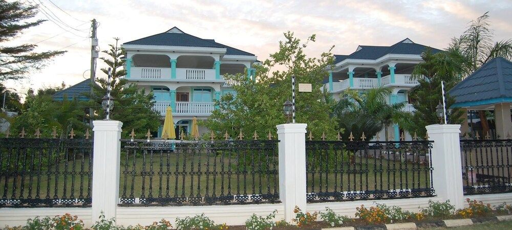 undefined The Heron Court Boutique Hotel 7