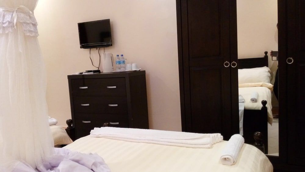 The Heron Court Boutique Hotel Single Room 3