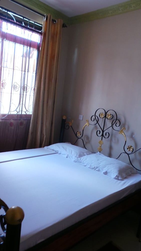 undefined Bush Route Hotel 7